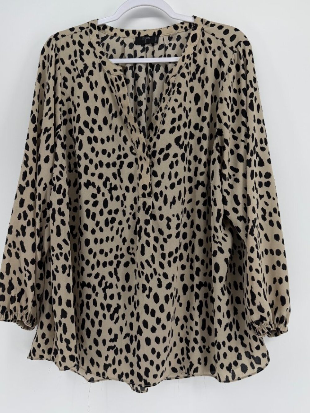 Women’s dress casual cheetah print top TAHARI size 2X